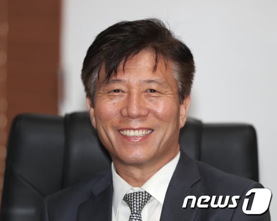 김태호 서울교통공사 사장이 7일 오후 서울 성동구 서울교통공사에서 취재진과 인터뷰를 갖고 있다. 2017.9.7/뉴스1 © News1 임준현 인턴기자