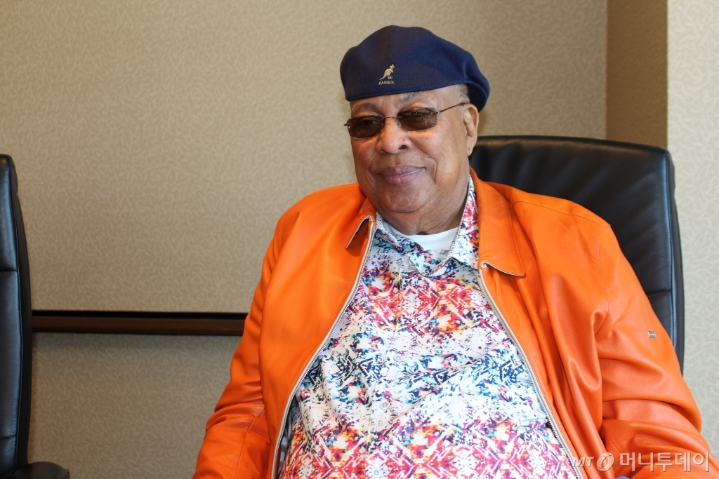 올해 76세인 추초 발데스는 또렷한 기억력과 건강미를 자랑하며 20일 자라섬국제재즈페스티벌 무대에 오른다. 손맛이 일품인 그는 이번 무대에서 듣는 이의 폐부를 찌르는 깊고 강한 선율을 들려줄 예정이다. /사진=김고금평 기자