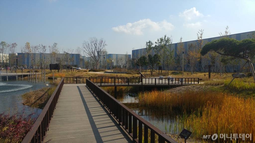 환경산업연구단지 파일러테스트동 외부 전경.