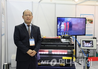 코마린전시회에서 만난 김유식대표/사진=송기우에디터