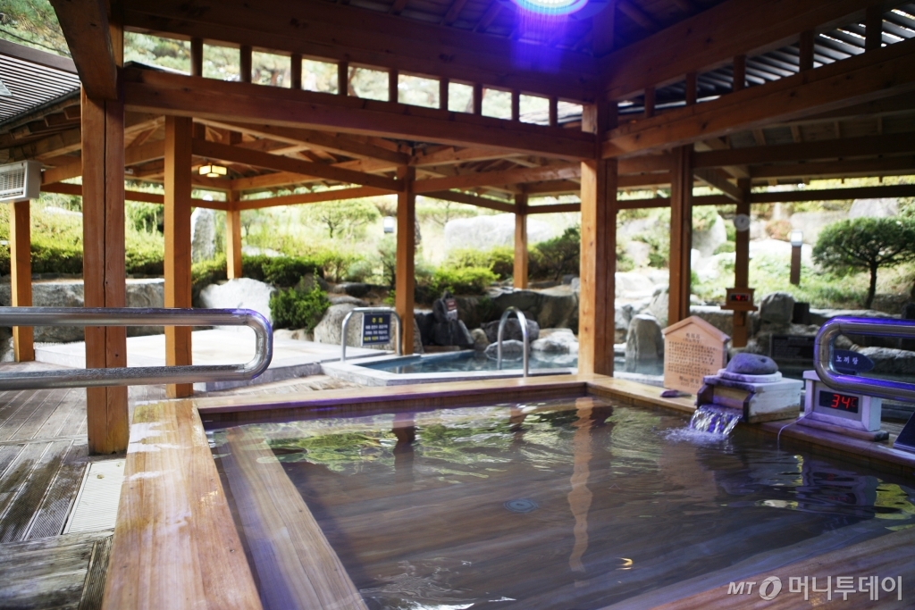 척산온천 휴양촌 여성노천탕. /사진제공=서영진