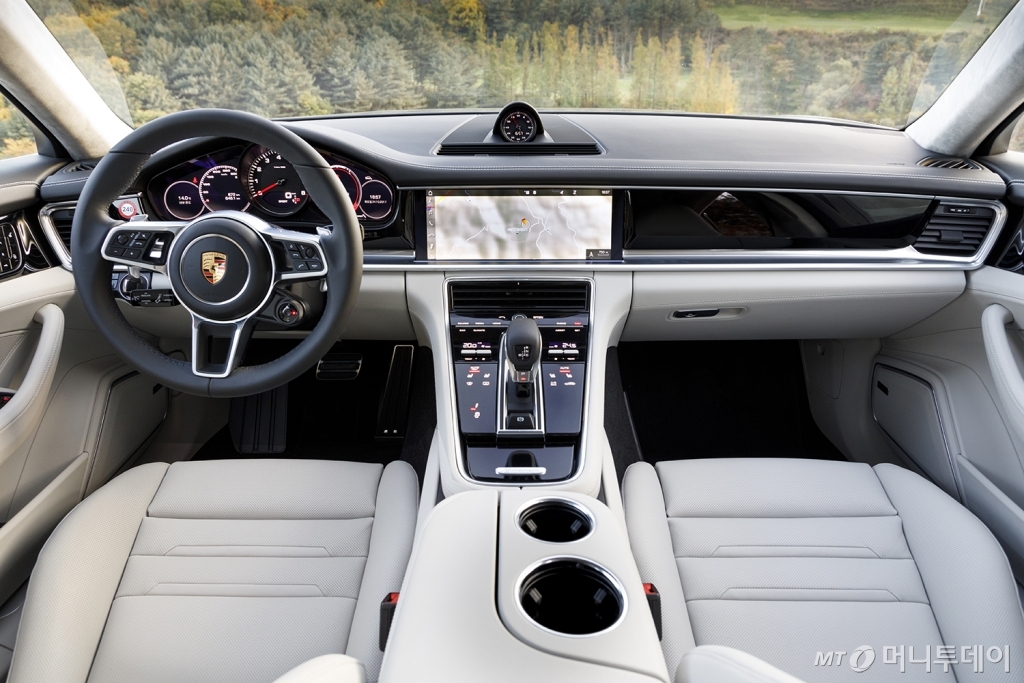 '더 뉴 파나메라 4S' 주행모습/사진제공=포르쉐코리아