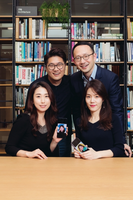 (사진 뒷줄 왼쪽부터 시계방향)삼성전자 무선사업부 황호익,조원형,김지연,김혜봉/사진제공=삼성전자