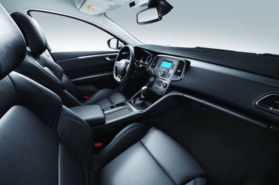 SM6 블랙인조가죽 시트/사진제공=르노삼성