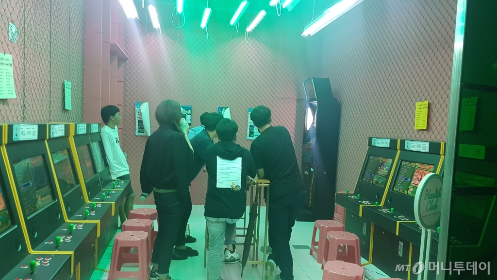 헤이그라운드 입주기업 직원들이 점심시간을 이용해 게임을 즐기고 있다.