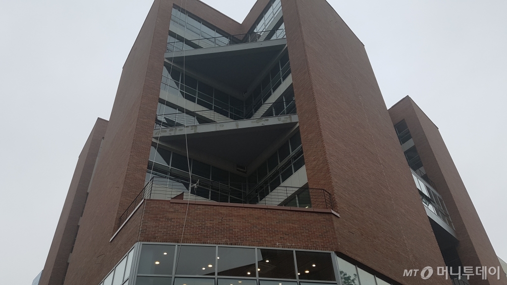 6월 완공을 앞두고 있는 성동소셜벤처허브센터.