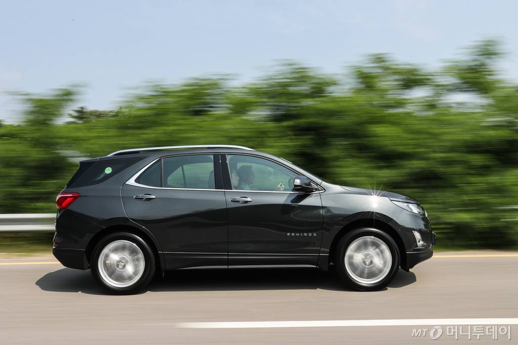 한국GM 쉐보레 '이쿼녹스' 주행 모습/사진=한국GM