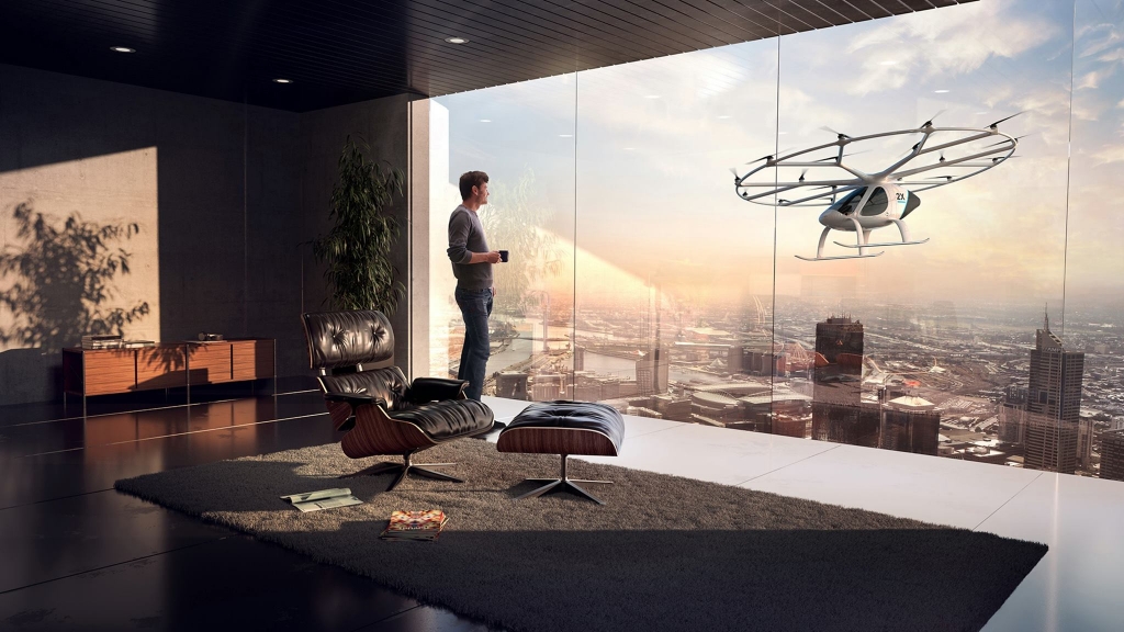 우버에어 사업을 총괄하고 있는 에릭 엘리슨 엘리베이터트 총괄이 '우버에어' 모형 앞에서 포즈를 취하고 있다. /사진=성연광 기자.