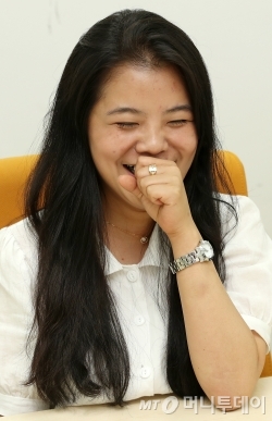 전자랜드 용산본점 영업관리 사원인 최소라씨. /사진=김휘선 기자