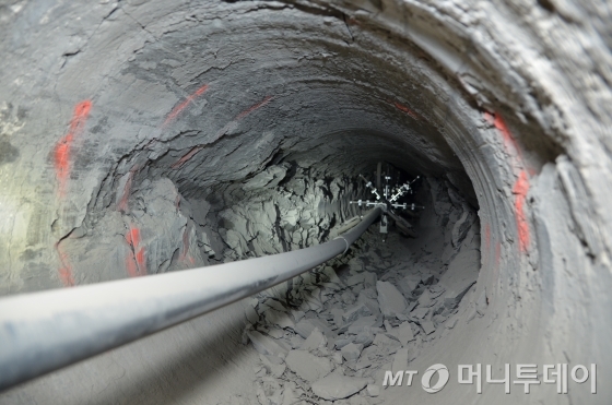 프랑스 그랑테스트 레지옹(region) 뫼즈 데파르트망(departement)의 뷰흐(Bure)에 위치한 사용후핵연료 심지층처분 지하연구시설(URL)에 위치한 처분터널(cell). 최종처분장에서는 이곳에 전용처분용기, 캐니스터로 차폐된 사용후핵연료가 보관된다./사진=유영호 기자