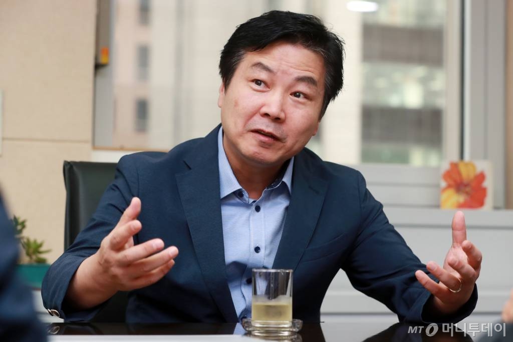 홍종학 중기부장관 대담