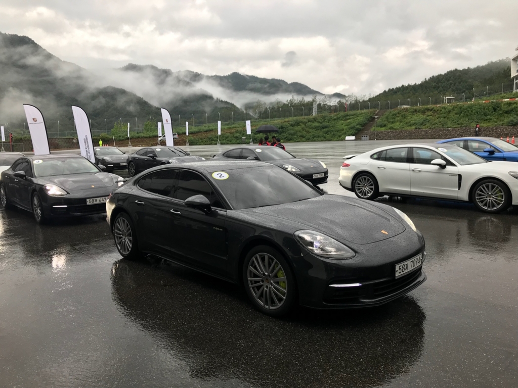 포르쉐 '파나메라 4 E-하이브리드' /사진=김남이 기자