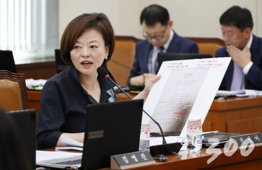 지난해 국회 행정안전위원회에서 활약하던 진 후보자의 모습. /사진=이동훈 기자