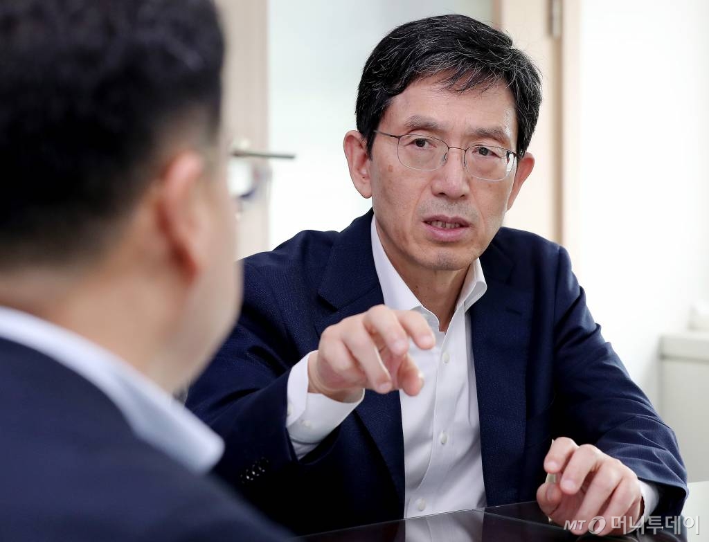 성경륭 경제인문사회연구회 이사장 인터뷰