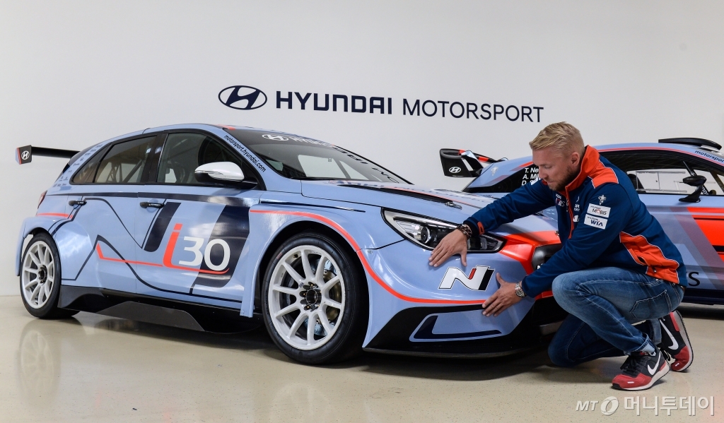 현대차 첫 판매용 경주차 ‘i30 N TCR’/사진제공=현대차
