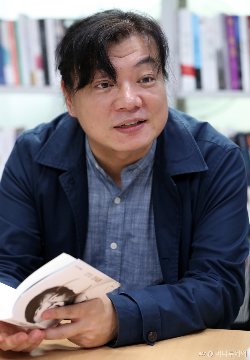 올해 데뷔 13년 차인 김창규 SF작가는 "모든 이의 입에 오르내리는 휘발되는 유행에는 큰 관심이 없다"며 "정통적 방식이긴 하지만 비주류 영웅의 도전을 통해 변화하는 세상을 얘기하고 싶다"고 했다. /사진=홍봉진 기자