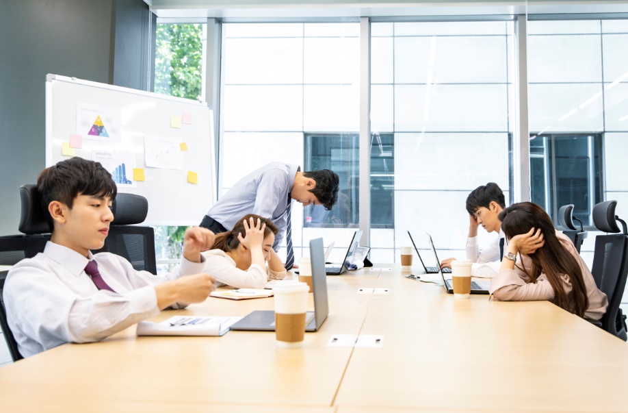 지난 15일 찾은 서울 영등포구의 한 수면카페 내부의 모습. 조용하고 어두운 분위기의 공간은 좌석 별로 칸막이가 있어 프라이버시가 보장됐다. /사진= 유승목 기자