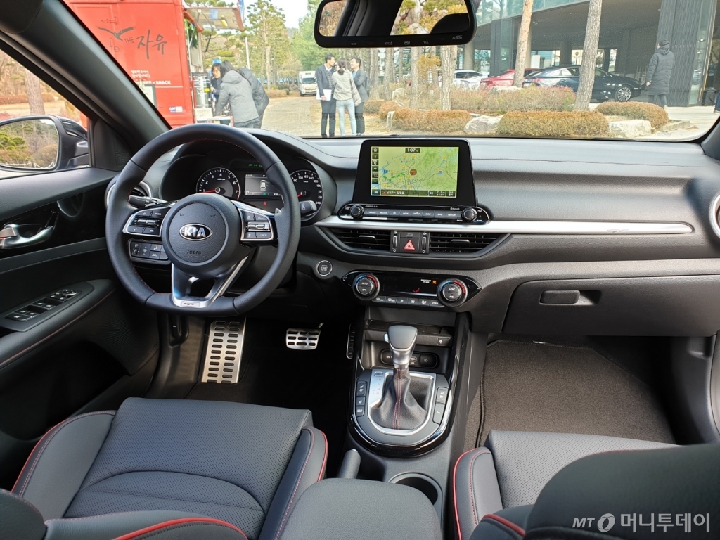'K3 GT 5도어' 내부 /사진=김남이 기자
