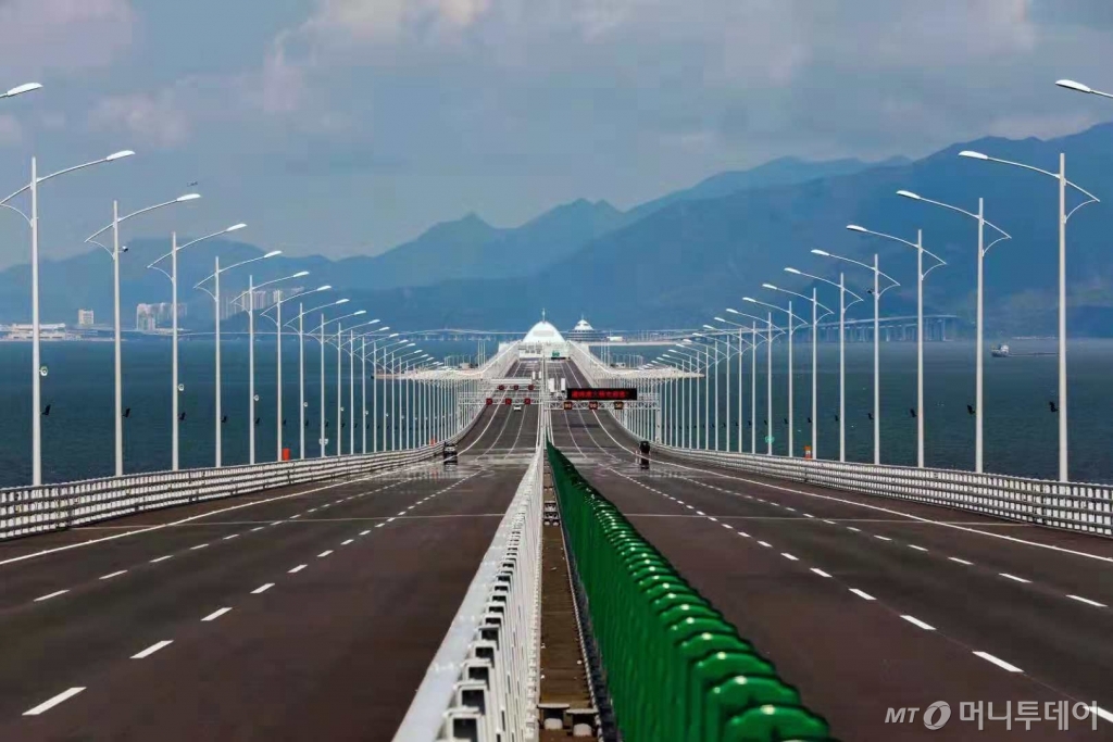 지난 10월23일 개통된 '세계 최대 해상 대교' 강주아오대교/사진 제공=강주아오대교 관리국