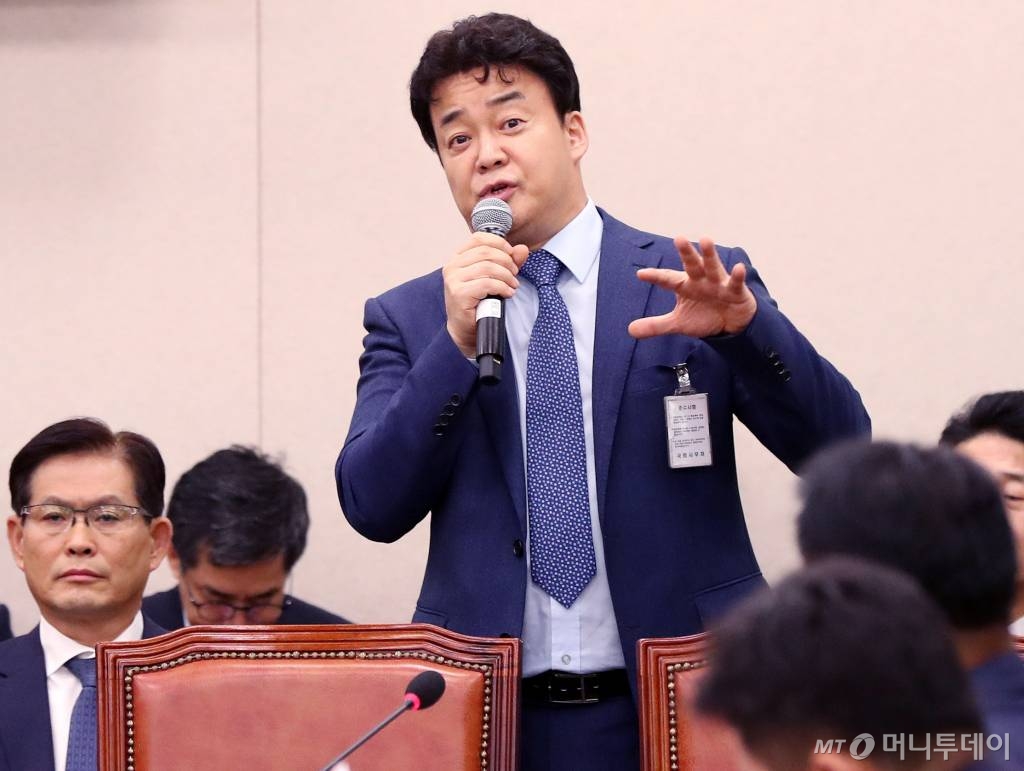 지난 10월 국회 산업통상자원중소벤처기업위원회의 중소벤처기업부 국정감사에 참고인으로 출석해 가르침을 설파하시는 갓종원 선생.