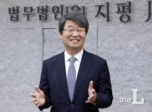 삼성전자·반올림 조정위원회 위원장으로서 소임을 마친 김지형 법무법인 지평 대표변호사(전 대법관) / 사진=홍봉진 기자