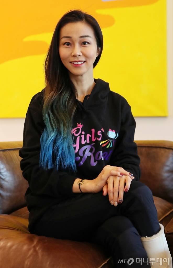 이진주 걸스로봇 대표는 비전을 통해 자신이 속한 사회를 더 좋은 곳으로 만들 수 있는 사람이 리더라고 말했다. 이 대표는 "나이, 성별, 성정체성, 성적 지향, 종교, 교육수준, 빈부 등과 상관없이 사람으로 태어난 누구나 차별받지 않는 세상을 만드는 것"이 자신의 비전이라고 밝혔다. /사진=김휘선 기자