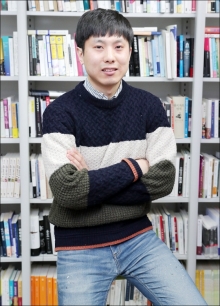 '제3회 한국과학문학상' 중단편부문 우수상을 수상한 황성식 작가는 서로 배려하고 공동체를 꾸려나갈 수 있는 능력으로서의 '온순함'이 현 사회에 필요하다는 메시지를 이번 소설에 담았다. /사진=김창현 기자