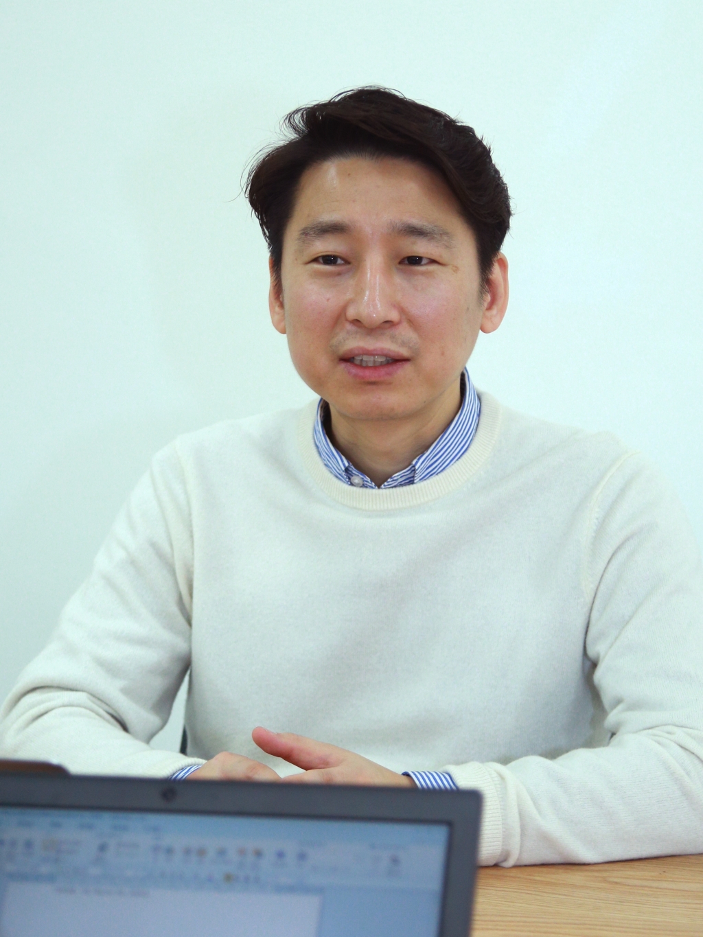 신 대표는 "중장년과 청년이 한 기업에서 조화롭게 일하기 위해서는 서로 만날 수 있는 기회를 늘려 마음의 벽을 낮추는 일이 선행돼야 한다"는 생각을 밝혔다./사진=권선영 에디터