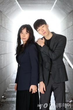 정지윤(왼쪽)-윤나라 안무가. /사진=임성균 기자