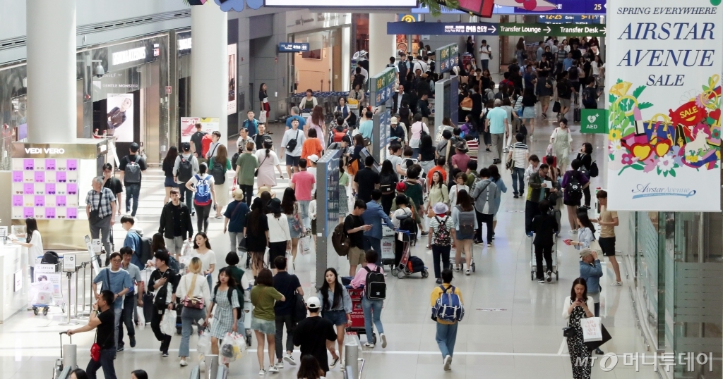 인천국제공항 출국장에 위치한 면세점 전경 /사진=머니투데이 DB