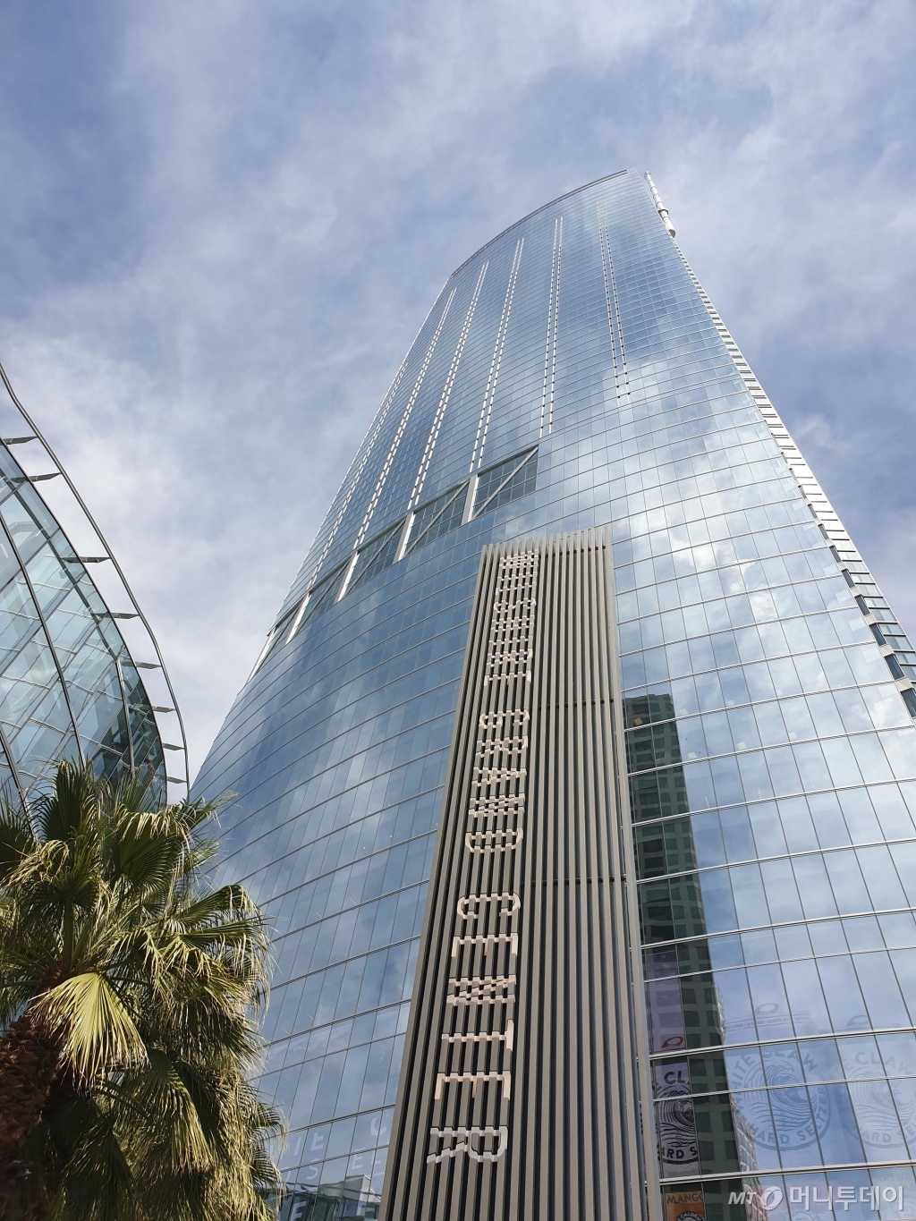 미국 캘리포니아주 LA(로스앤젤레스)에 소재할 한진그룹 소유의 '윌셔그랜드센터'/ 사진=이상배 뉴욕특파원