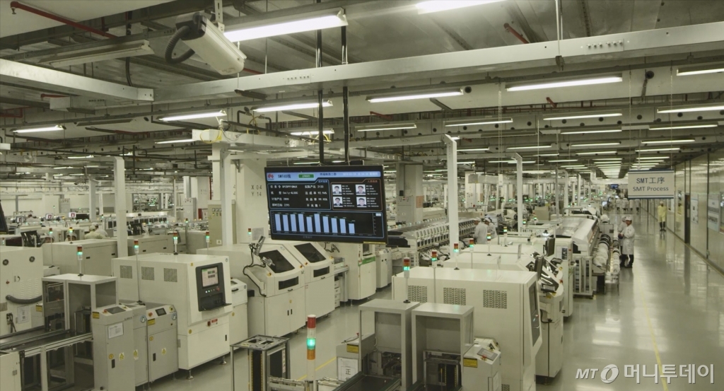 화웨이 동관 스마트폰 공장의 생산라인/사진제공=화웨이