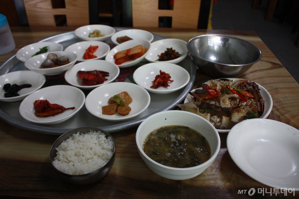 스마트폰 없이 표를 끊으니, 아무래도 불편한 건 있다. 좌석은 이미 다 나가고, '입석' 열차를 오랜만에 타려고 하니./사진=남형도 기자