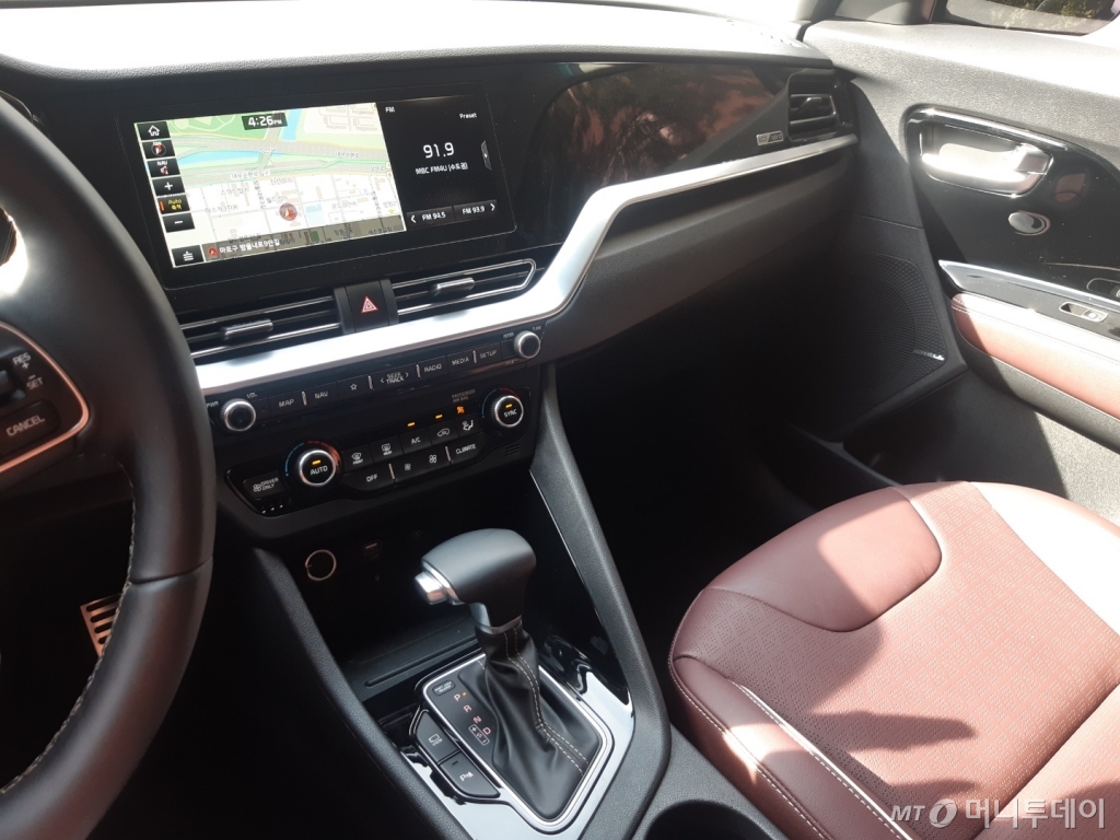 기아차 '더 뉴 니로' 내부 1열 모습. /사진=이건희 기자