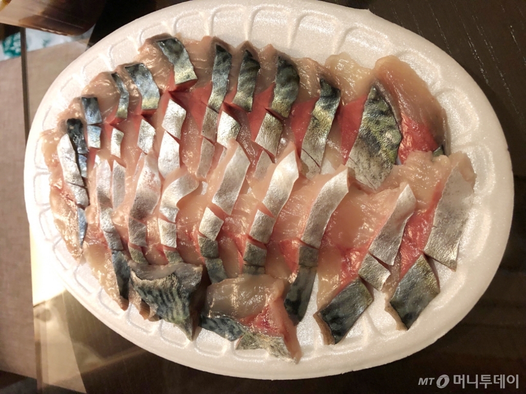 제주에 가면 꼭 먹어보는 고등어회/사진=머니투데이