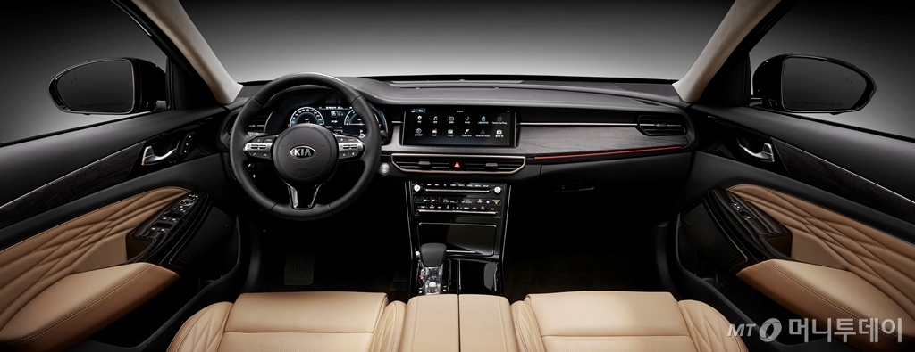 기아차 'K7 프리미어' 내부 모습. /사진제공=기아차