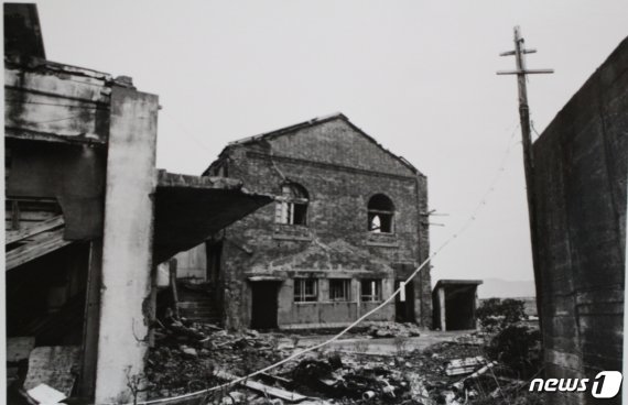 한국중소상인자영업자총연합회 회원 등이 지난 5일 오전 서울 종로구 옛 주한 일본대사관 앞에서 '일본의 무역보복 규탄' 기자회견을 열고 일본 제품 판매중지 및 불매운동을 선언하고 있다./사진=뉴스1