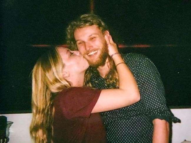 15일 캐나다 브리티시컬럼비아주(州) 북부에서 숨진 채 발견된 차이나 디스(24·왼쪽)와 루카스 파울러(23). /사진=페이스북