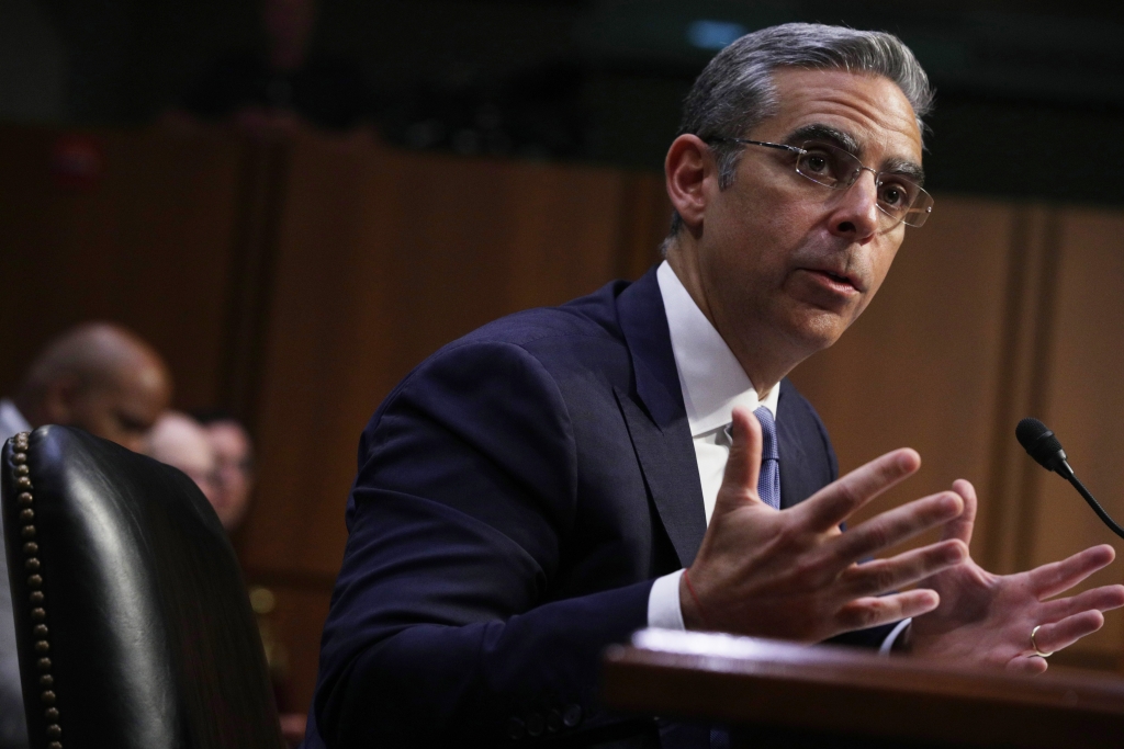 16일(현지시간) 미국 상원 금융서비스위원회 청문회에 참석한 데이비드 마커스 페이스북 부사장. /AFPBBNews=뉴스1