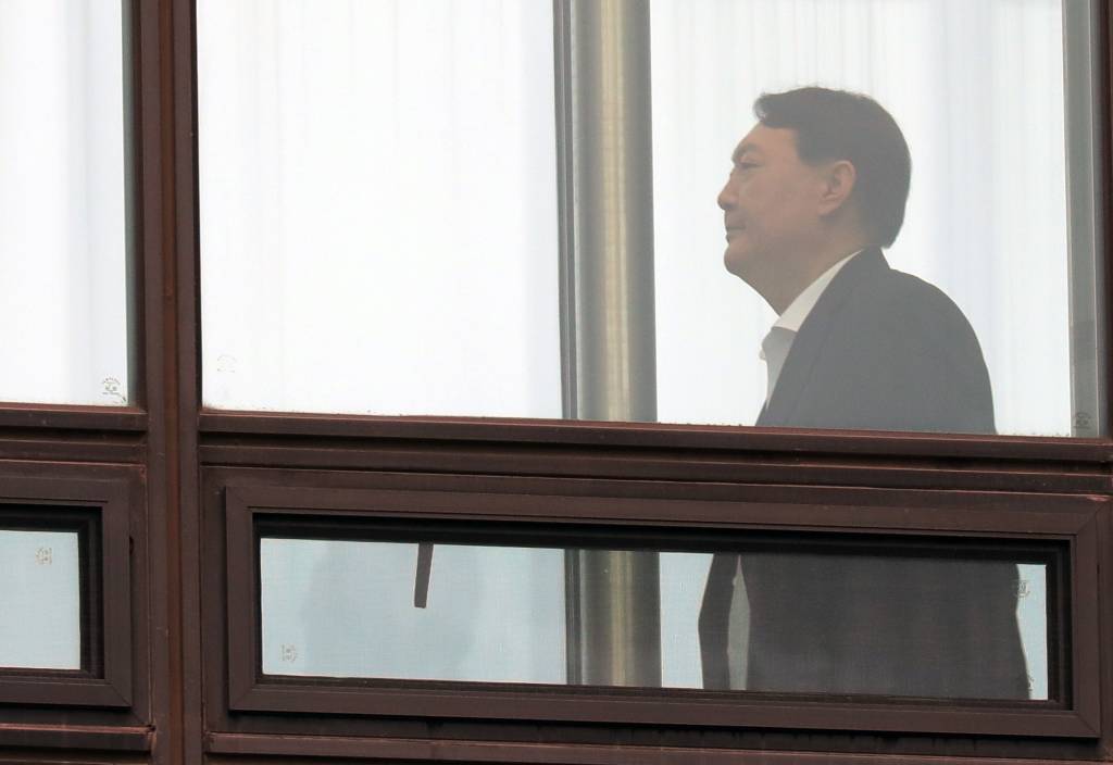 【서울=뉴시스】배훈식 기자 = 문재인 대통령이 조국 후보자를 법무부 장관에 임명한 9일 오전 서울 서초구 대검찰청에서 윤석열 검찰총장이 점심 식사를 하기 위해 구내식당으로 향하고 있다. 2019.09.09. dahora83@newsis.com