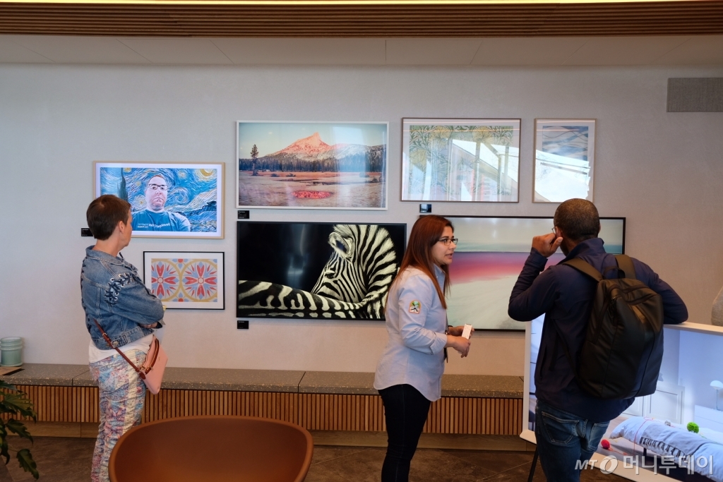 8일(현지시간) '삼성 킹스크로스'에 위치한 '아티스트의 거실' 모습. /사진=박소연 기자