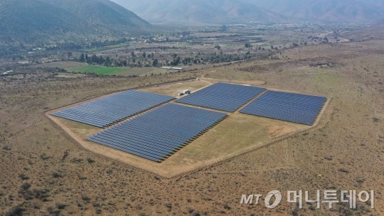 칠레 발파라이소주 페토르카현 라리과에 위치한 한국남동발전 아리스티아(ariztia) 태양광발전소 전경./사진제공=한국남동발전