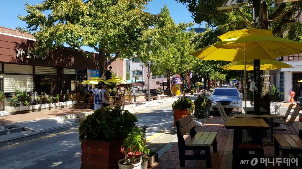 순천시 문화의 거리 모습. 이곳에서 주말엔 플리마켓이 열린다./사진= 박미주 기자