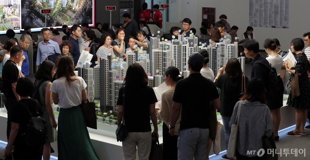 서울 강남권 아파트 단지 전경. /사진제공=뉴스1