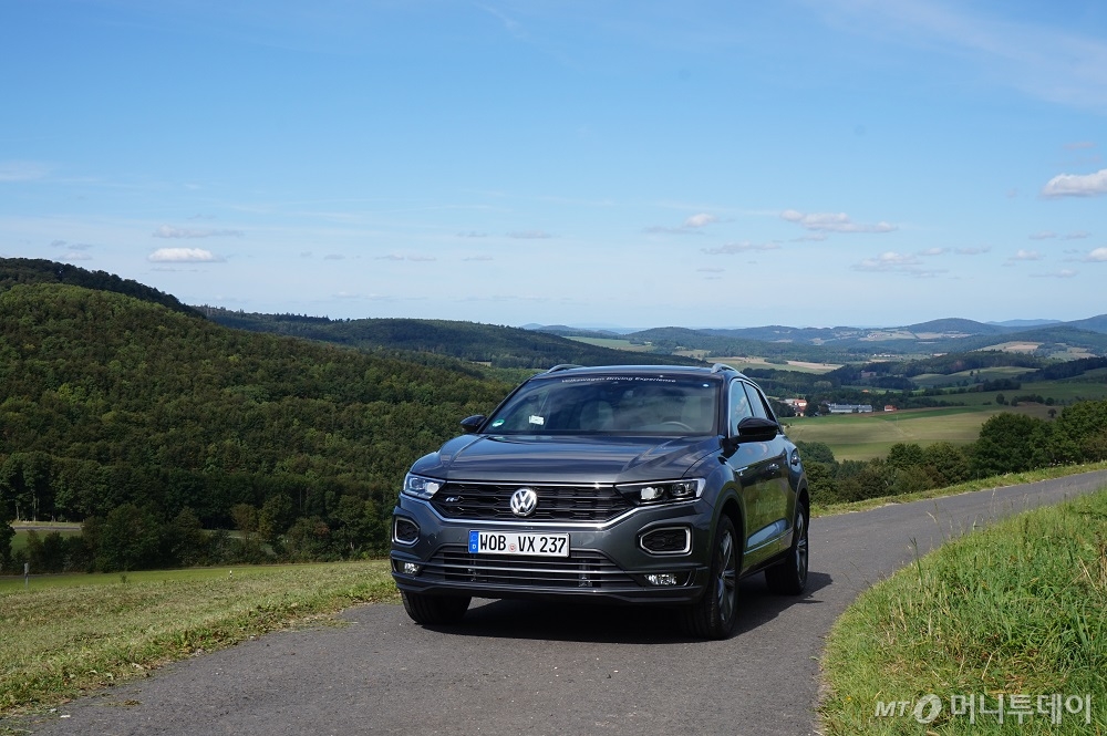 지난해 9월 독일에서 진행된 폭스바겐 소형 SUV '티록' 시승 관련 사진. /사진=이건희 기자