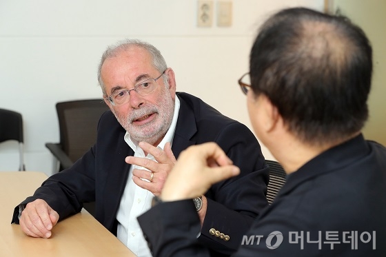 폴 뒤무셸 교수/사진=이기범 기자