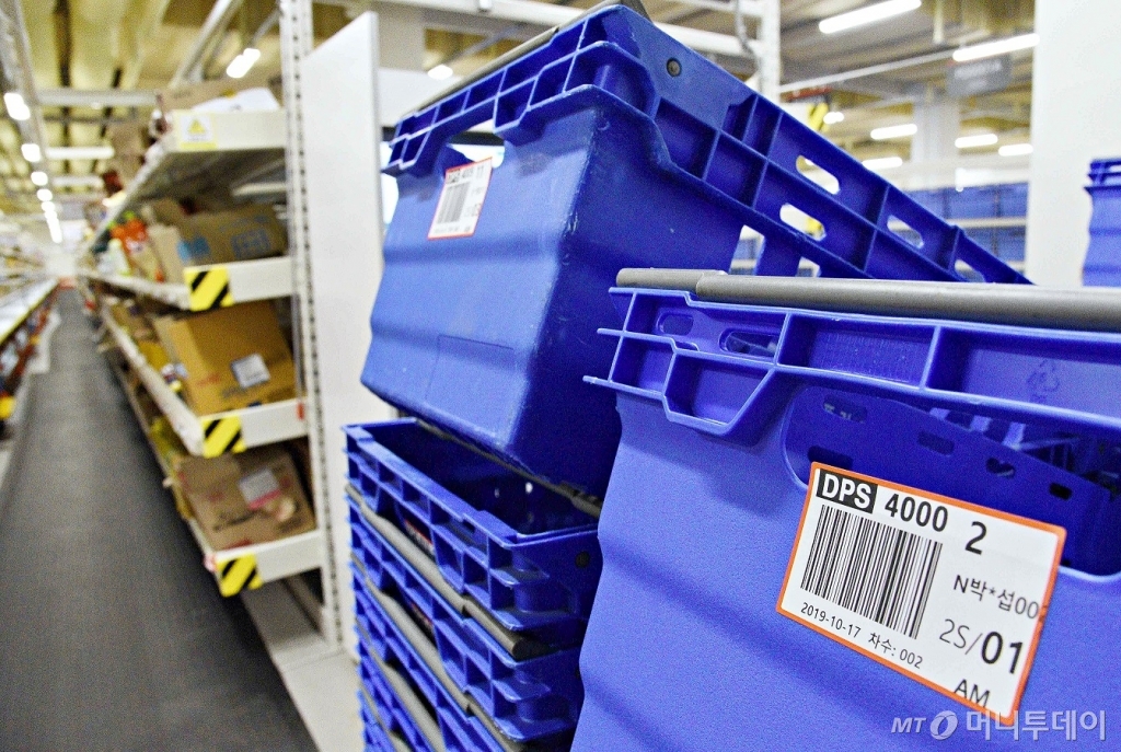 홈플러스 FC의 트레이. 각 고객의 주문 정보가 적힌 바코드가 트레이마다 부착돼 있다./사진제공=홈플러스