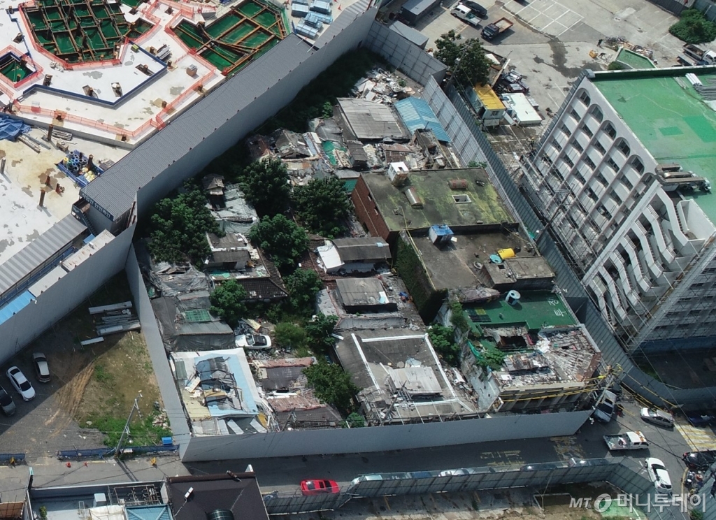 청량리4구역 앞에 위치한 청량리620 역사생활문화공간 부지 전경. 이곳에 있는 일부 건물은 과거 성매매업소로 활용된 것으로 알려졌다. /사진제공=청량리4구역 재개발 추진위