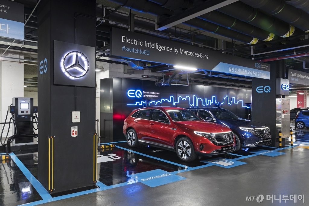 '더 뉴 EQC' 실제 주행 모습 사진. /사진=이건희 기자