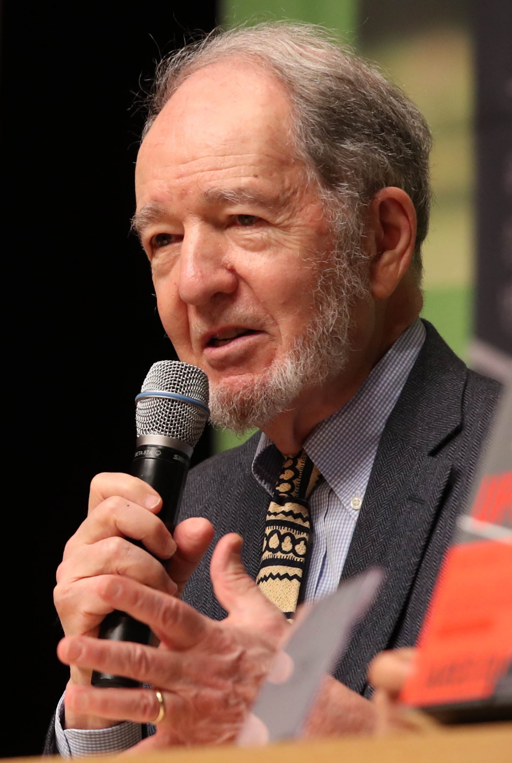 베스트셀러 '총, 균, 쇠'에 이어 신작 '대변동'을 낸 재레드 다이아몬드 교수가 31일 서울 이화여고 100주년 기념관에서 기자 질의에 답하고 있다. /사진=뉴시스